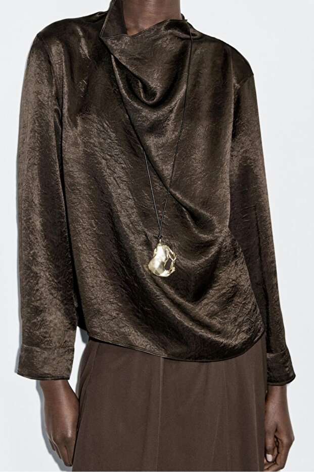 Drape yaka dökümlü bluz - 3