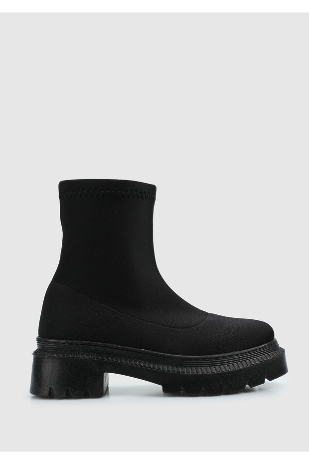 Siyah Kadın Bot - 1