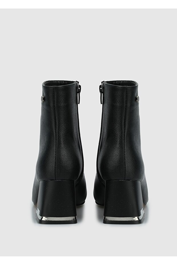 Siyah Kadın Bot - 4
