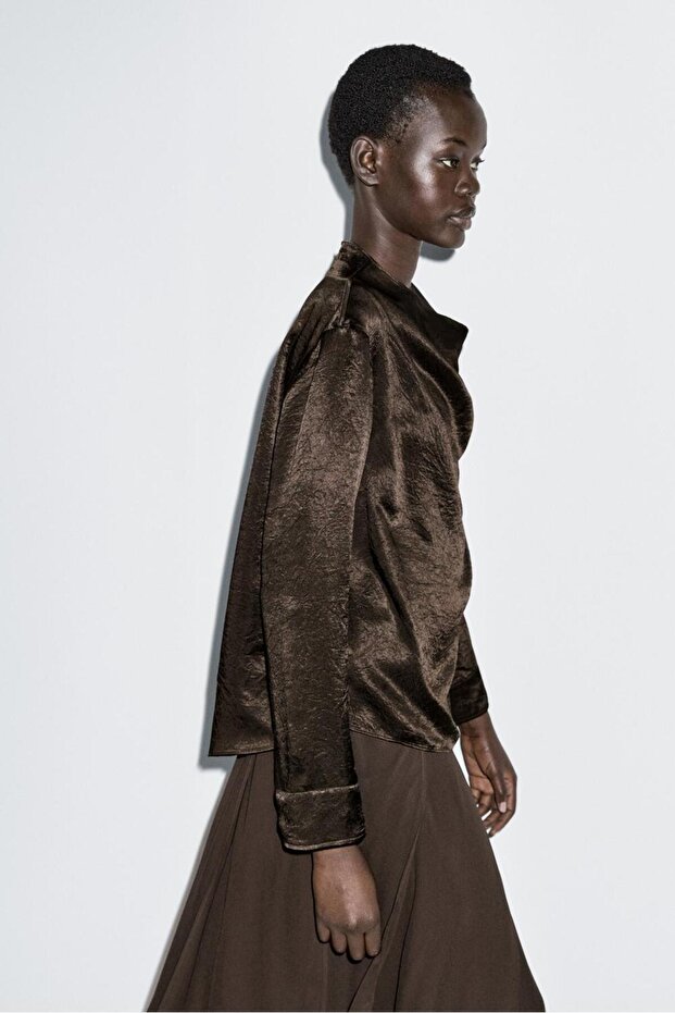 Drape yaka dökümlü bluz - 2