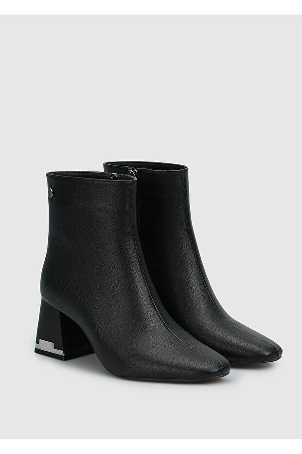 Siyah Kadın Bot - 2