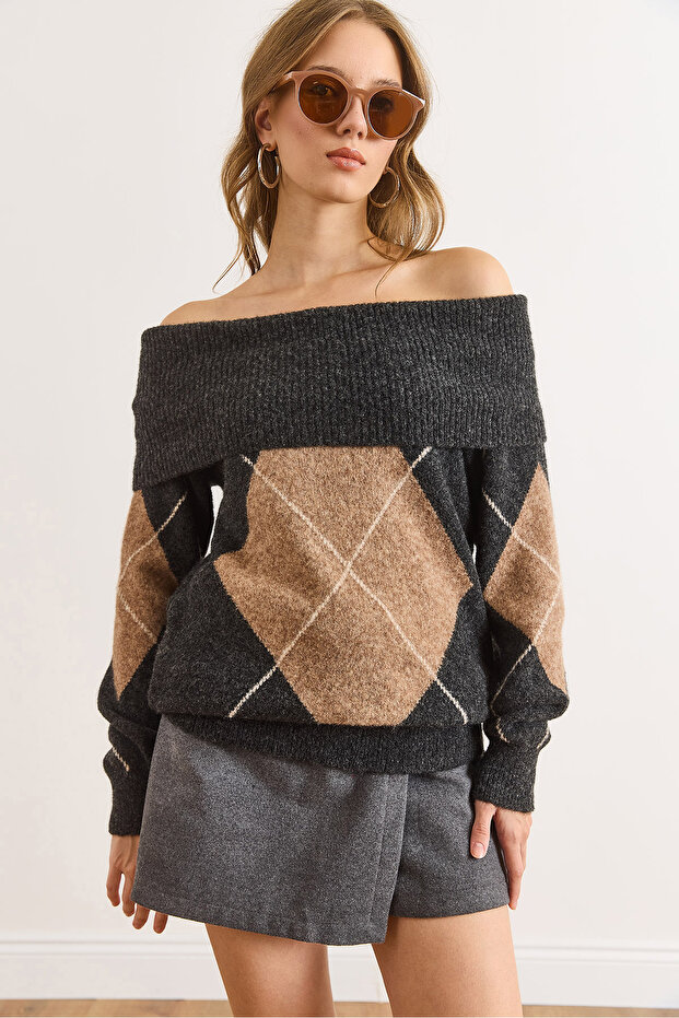 Women's Smoked Baklava Pattern Soft Textured Madonna Knitwear Sweater Kzk-19001025
