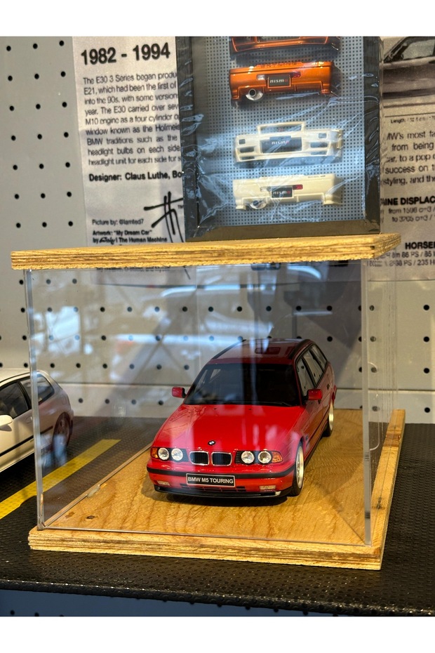 1:18 Pine Tree Plexi Box - 3