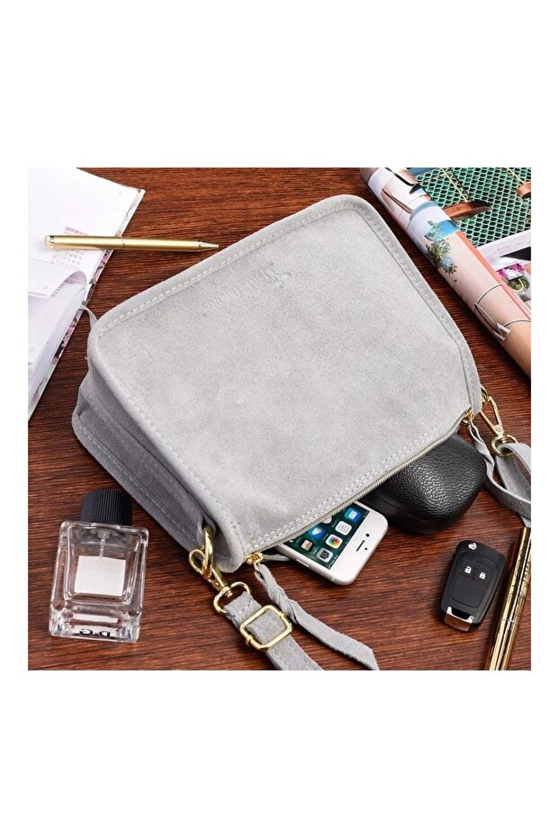 B64lightgrey61943 - 2