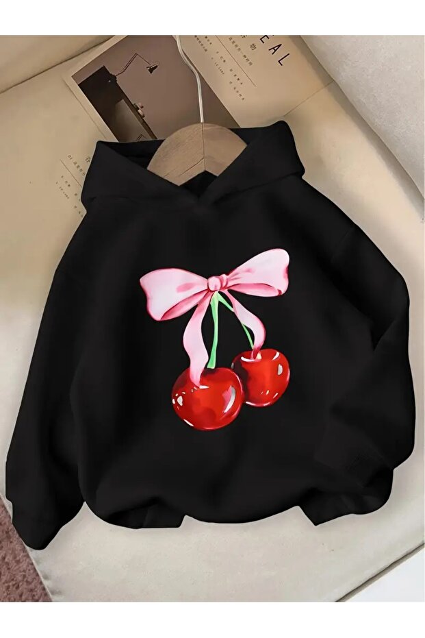 هودي سميك مطبوع عليه Young Cherry مكون من 3 خيوط