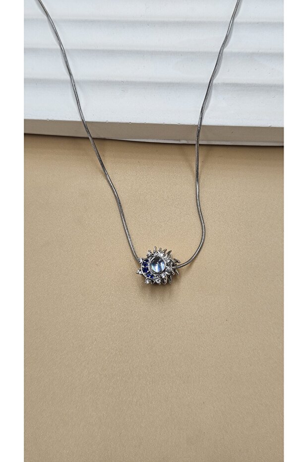 Marka model charmlı kolye - 2