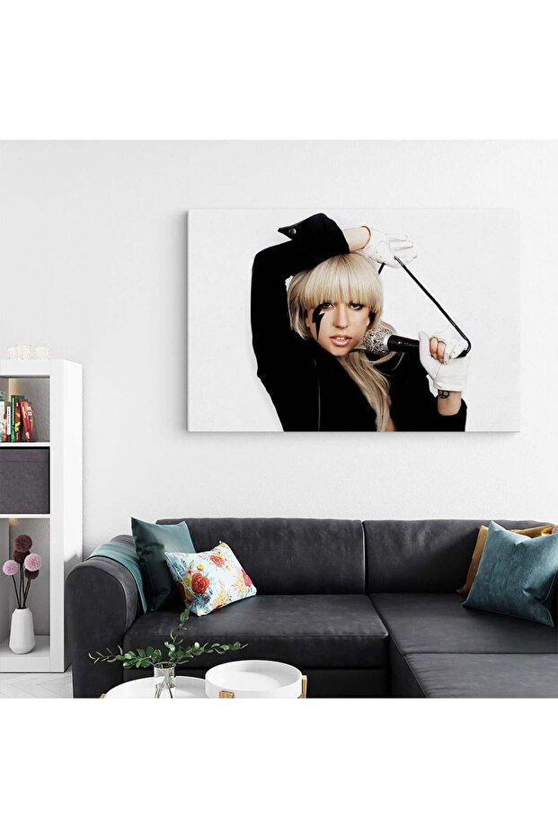 Lady Gaga singer, code 2275 - 4