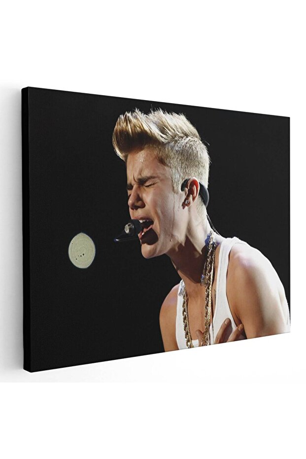 Justin Bieber singer, code 2331 - 1