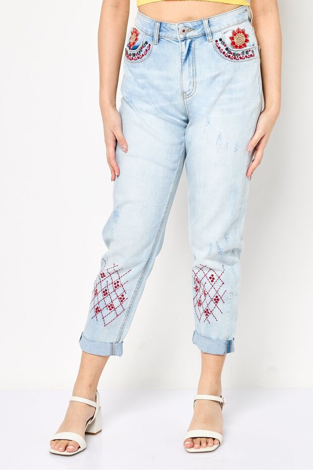 Women Regular Fit Embroidered Stretchable Denim, Light Blue