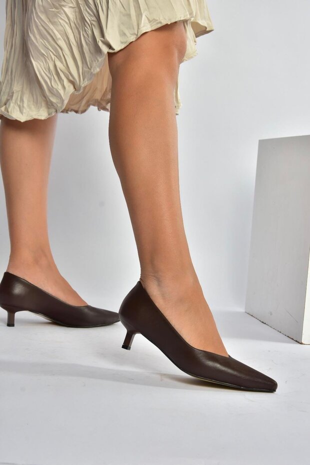 V404090309 Brown Pointed Toe Low Heel Women's Shoes