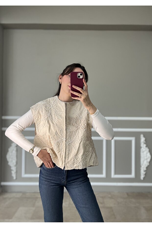 Bej Nakışlı Yelek - 4