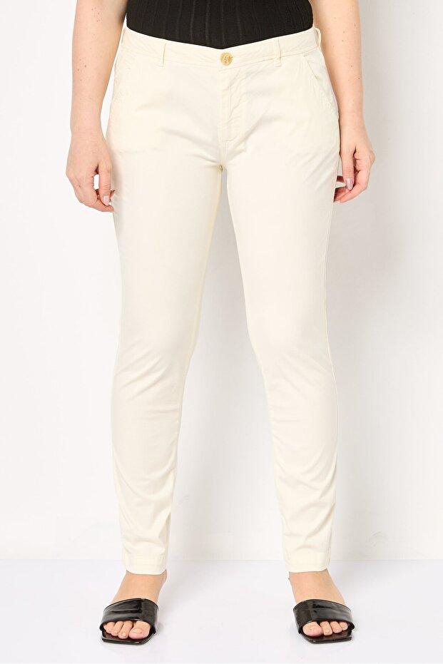 Women Chino Fit Solid Pants, Cream