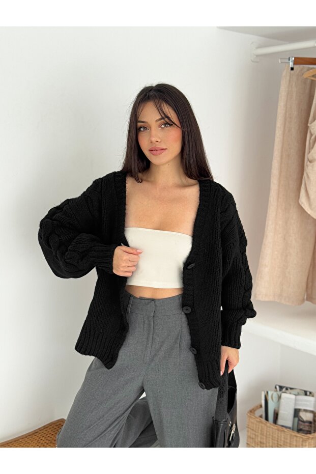 كارديجان ناعم للغاية بأربعة أزرار وياقة على شكل حرف V - 4