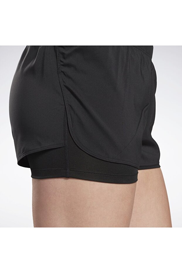 Running Essentials Two-in-One Kadın Taytlı Şort - 7