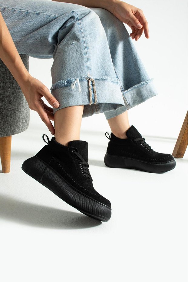 Muga Thick Sole Lace-Up Women's Winter Sports Shoes Sneaker