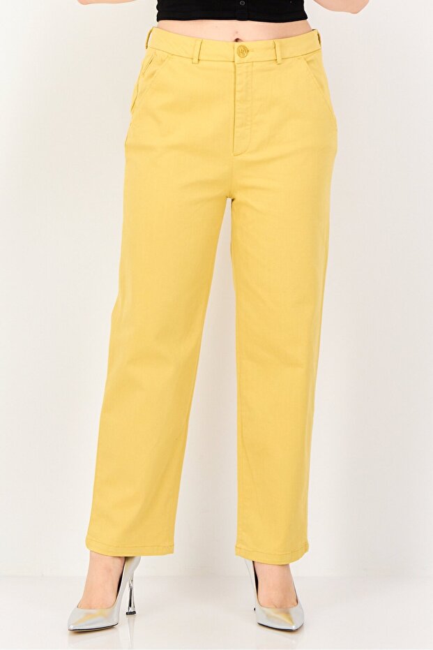 Women Regular Fit Plain Cropped Chino Pants, Yellow