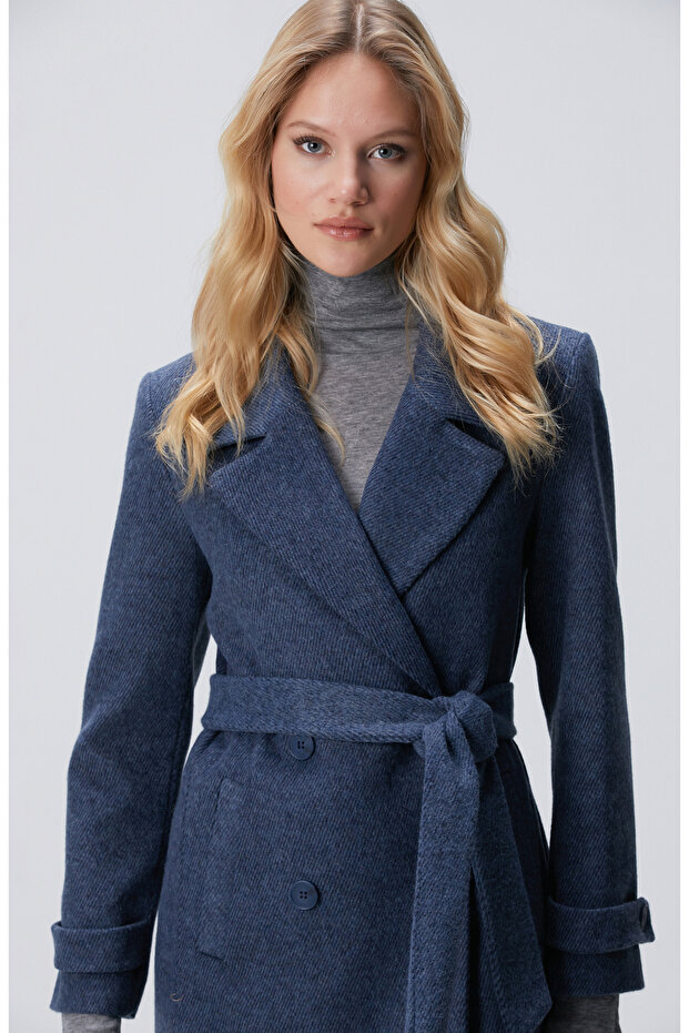 Lacivert Diyagonal Desen Kuşaklı Uzun Palto - 3