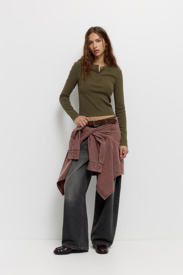 Düğmeli yaka tişört - 3