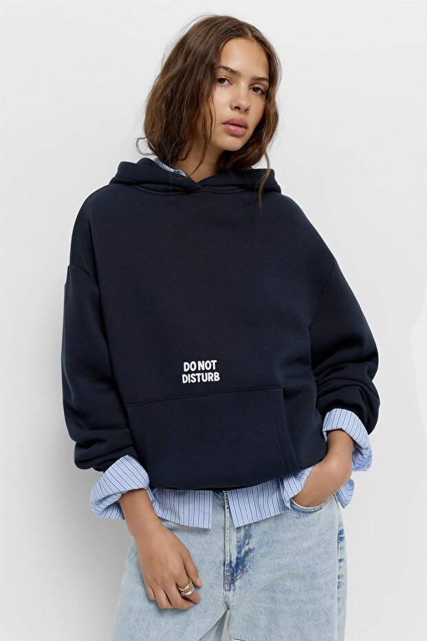 Kapüşonlu kedi grafik desenli sweatshirt - 2