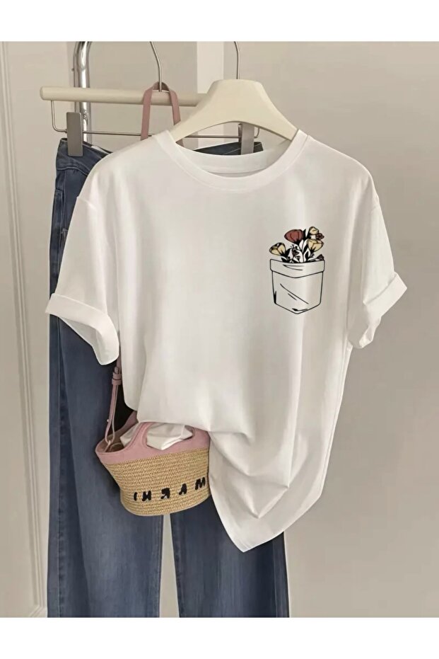 Flower Printed Women's Crop T-Shirt with Oversize Sleeve and Crop Length