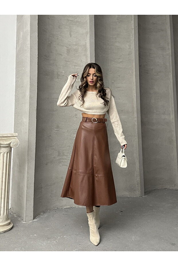 تنورة جلدية متوسطة الطول بحزام - 1