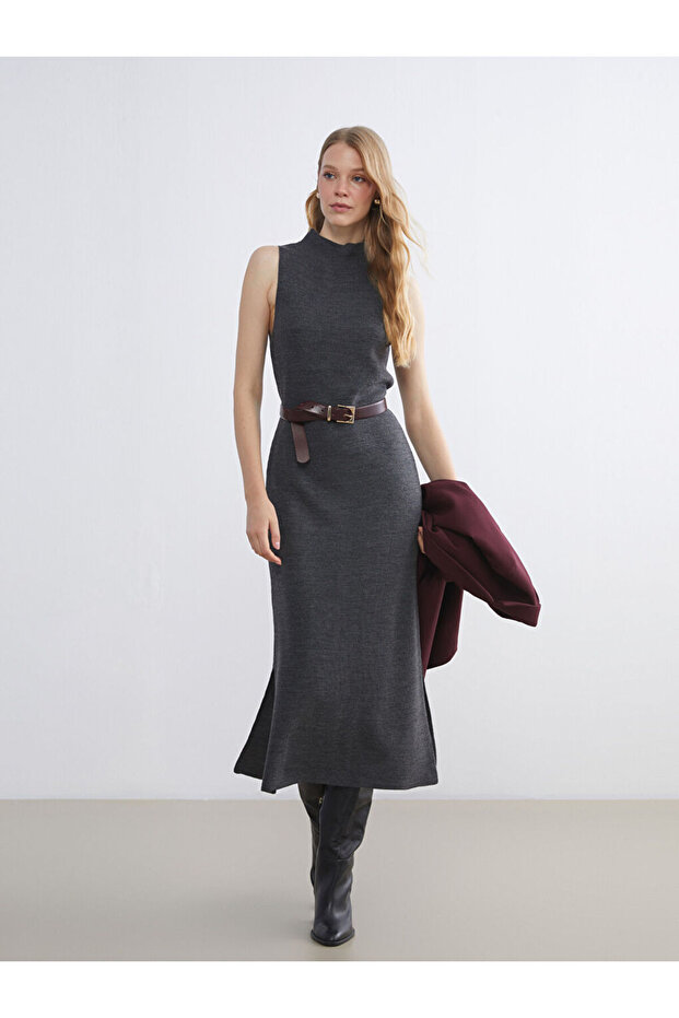 Esvab • Modern & Distinctive High Collar Slit Knit Dress
