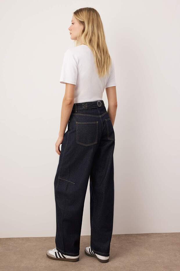 Koyu Mavi Yüksek Bel Dikiş Detaylı Barrel Jeans TWOAW26JE00237 - 4
