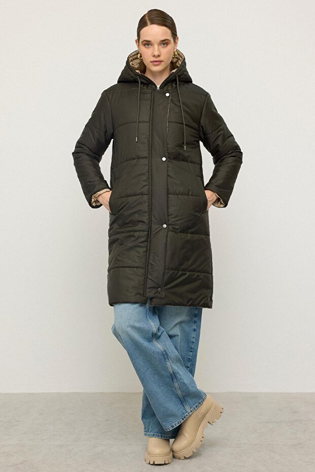 Kurtka z kapturem i pikowanym wykończeniem HAKİ 6782 - 4