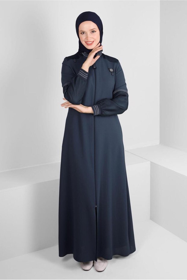 ZIPPERED COVER WITH STRIP DETAIL 10721