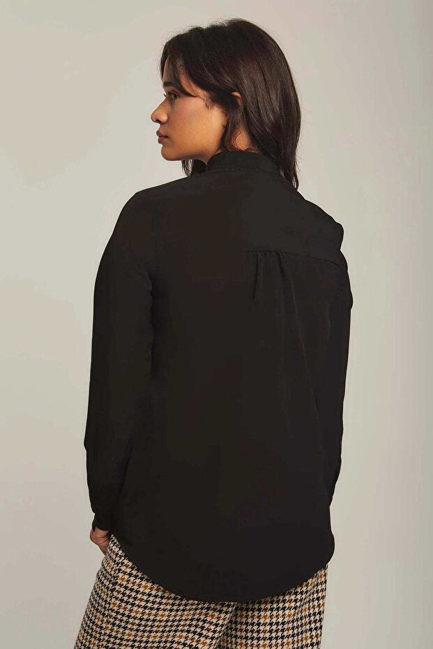 بلوزة صلبة برباط أمامي - 2