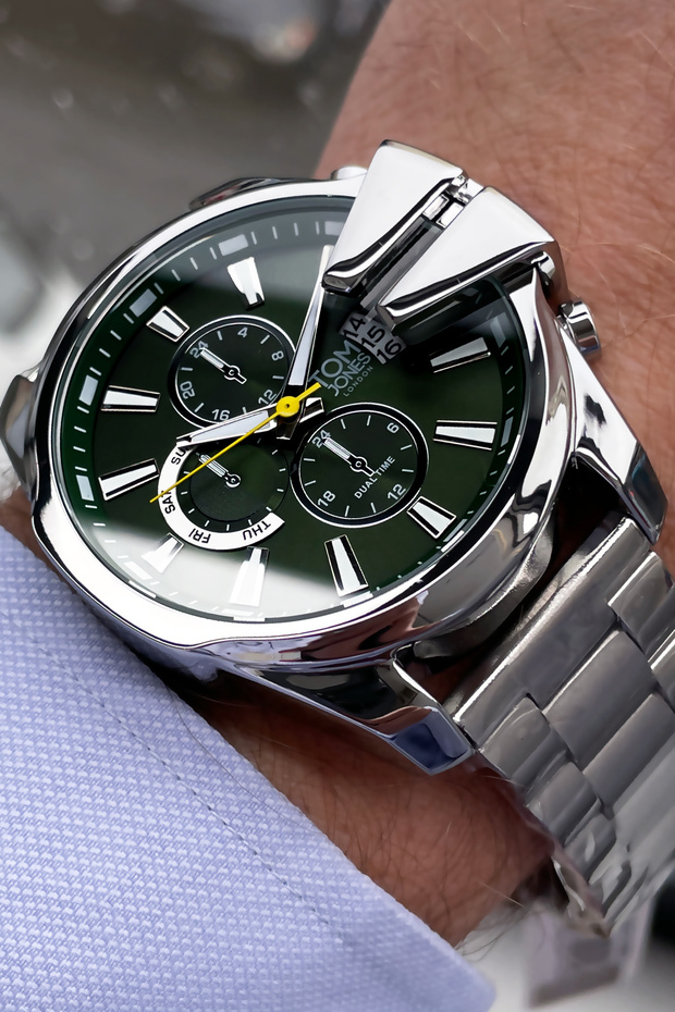 Men's Wristwatch 3 Atm Water Resistant Silver Color Steel Band Cbk657