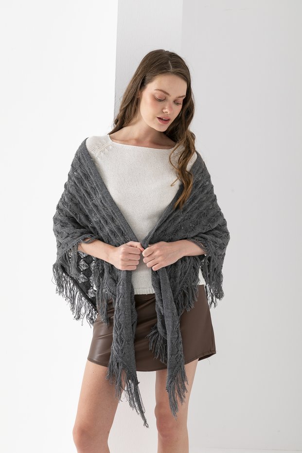 Triangular Openwork Tassel Shoulder Shawl – Women's Shawl & Elegant Shoulder Accessory
