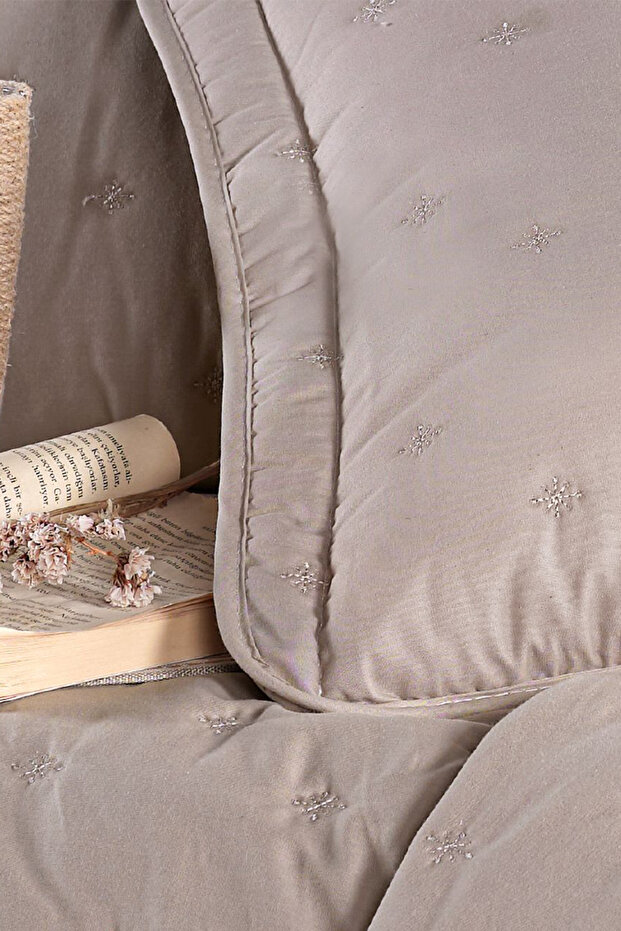 Aspendos Bej Çift Kişilik Microfiber Yatak Örtüsü - 3