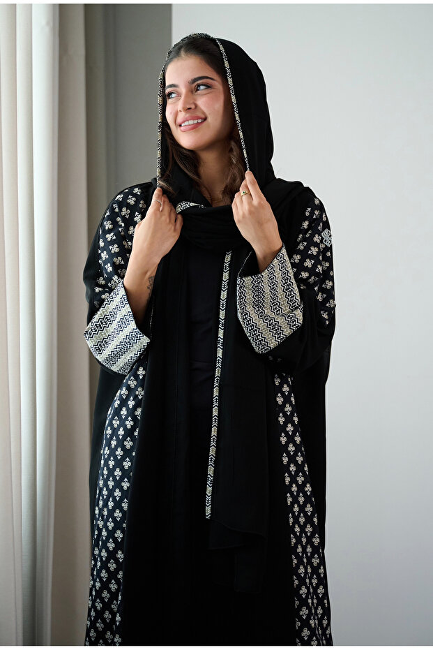 عباية كريب اسود