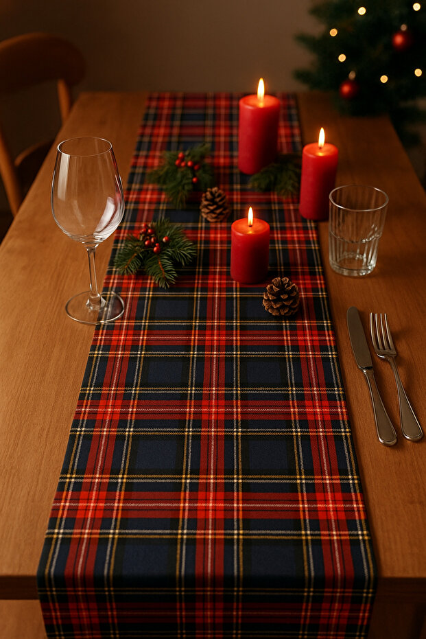 Rustik Tarz Kırmızı Ekose Duck Keten Sofra Runner’ı – Yılbaşı Dekoru İçin İdeal - 1
