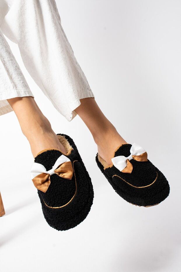 Women's Plush House Slippers with Ribbon Detail – Soft, Warm, Non-Slip Sole Winter Slippers