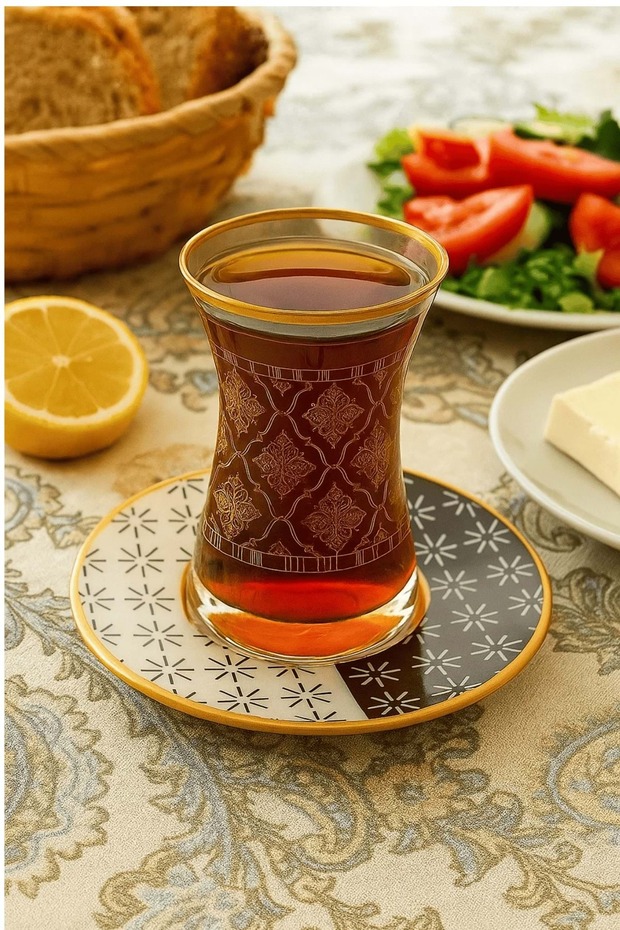 طقم من 12 كوب شاي زجاجي ذهبي مطلي بخصر نحيف مع صحون شاي منقوشة