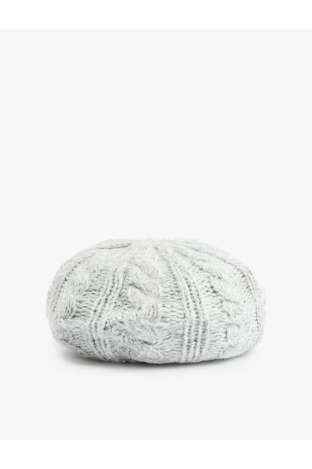 Gestrickte, detaillierte Mütze