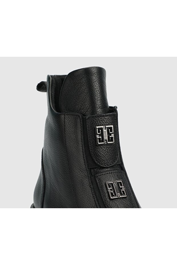 Siyah Deri Kadın Bot - 5