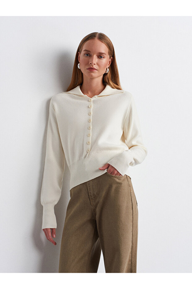 10816 Wool Blend Buttoned Knit Sweater-Ecru