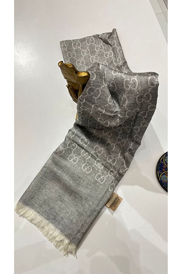A Quality One Way Wool Silk Shawl