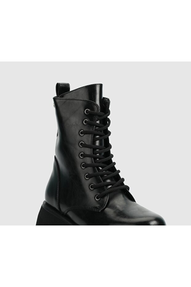 Siyah Kadın Bot - 5