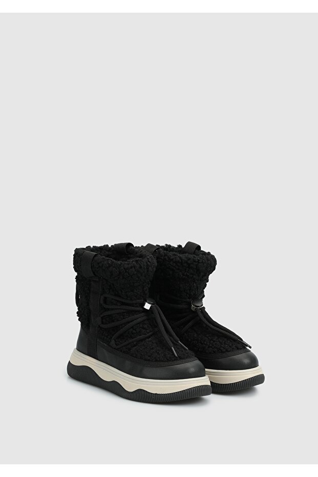 Siyah Kız Çocuk Bot - 2