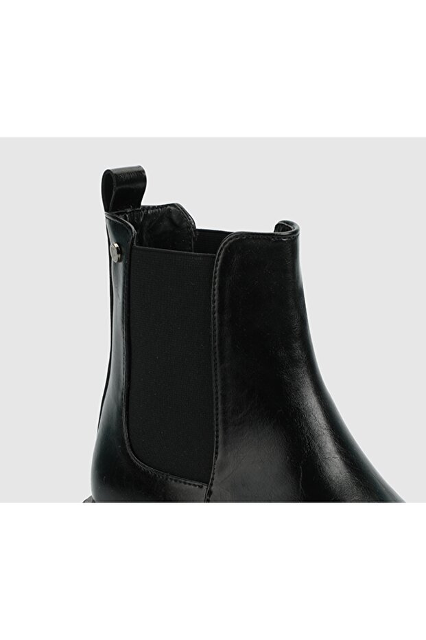 Siyah Kadın Bot - 5