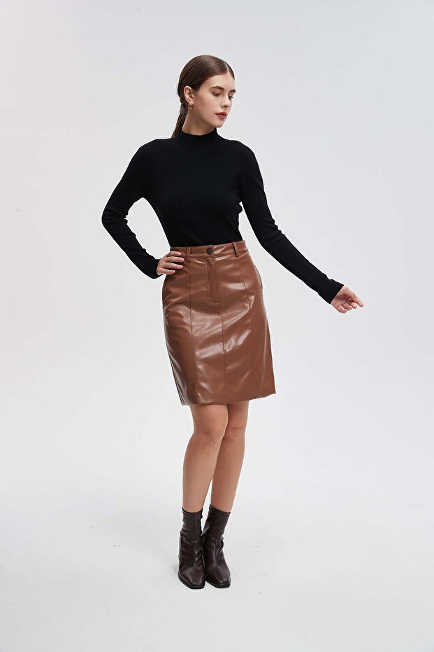 تنورة قصيرة من الجلد الصلب - 1