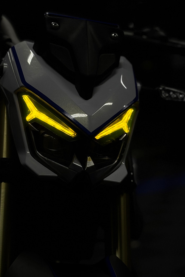 Yellow Color Headlight Design Film Sticker (Right and Left) for Rks Srk125-S