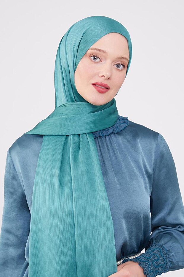 شال فستان سهرة أخضر عشبي لامع