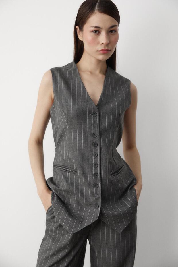 طقم مخطط أنثراسايت فاخر - متعدد الأزرار - 7