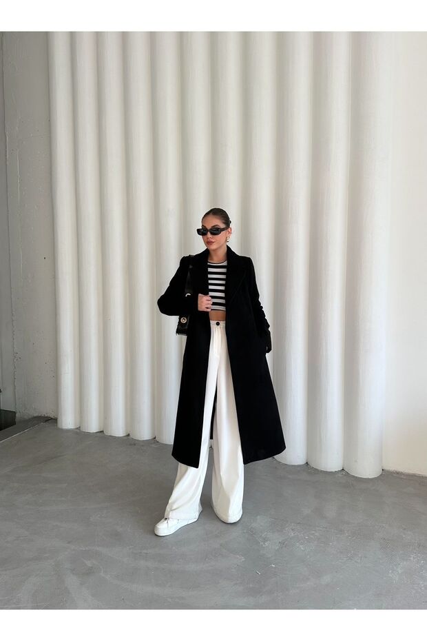 Czarny płaszcz z kaszmiru z podszewką i paskiem - 7059 - 2