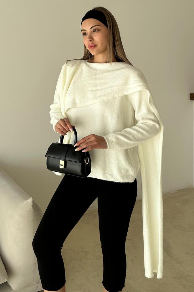 Selbstgestrickter Pullover EKRU 8266 - 1